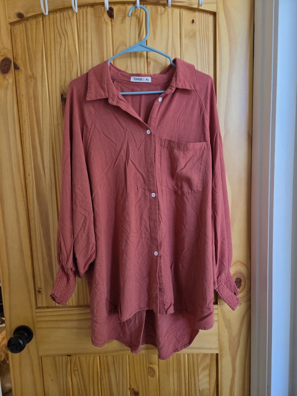 TANISÉ Relaxed Button-Front Blouse in Terracotta